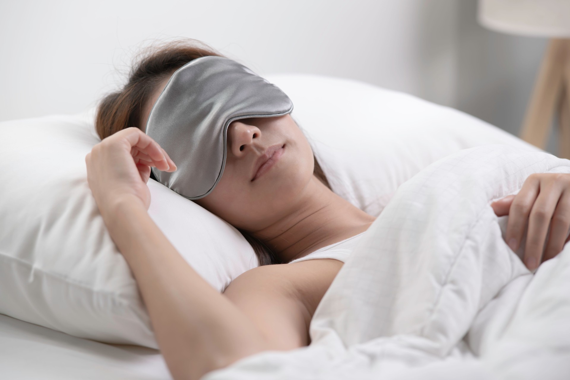 Mujer durmiendo plácida y profundamente